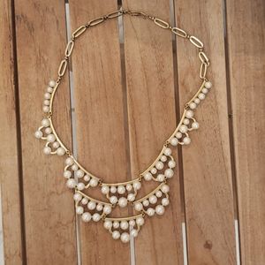 Stella & Dot pearl bibb necklace